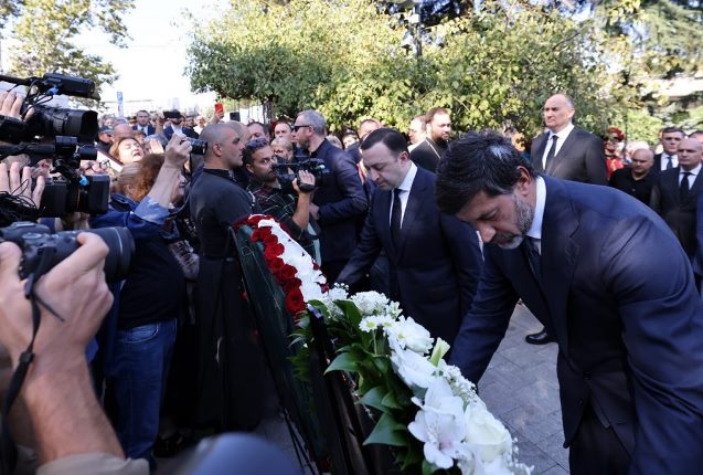 საქართველოს პრემიერ-მინისტრმა, სოხუმის დაცემის 30 წლისთავთან დაკავშირებით, საქართველოს ერთიანობისთვის ბრძოლაში დაღუპულ გმირთა მემორიალი გვირგვინით შეამკო