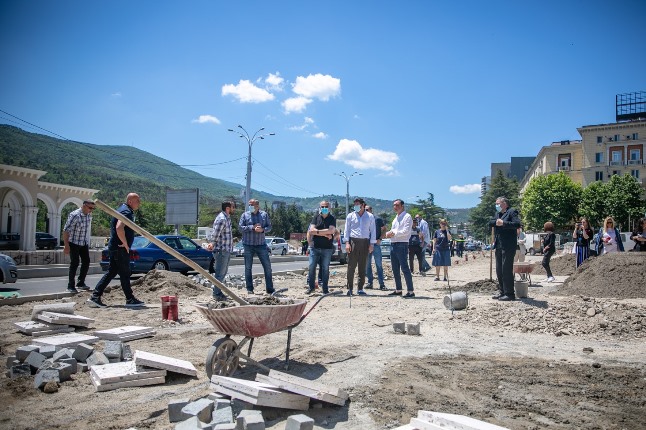 კახა კალაძე ჭავჭავაძის გამზირის რეაბილიტაციის ბოლო ეტაპის სამუშაოებს გაეცნო