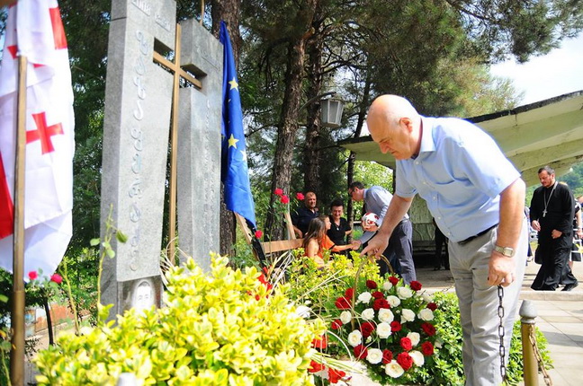 საქართველოს ერთიანობისთვის დაღუპულთა ხსოვნას ხელისუფლებამ პატივი მიაგო