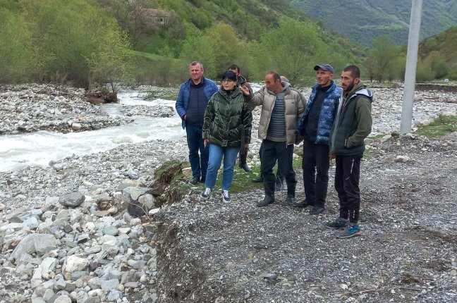 სტიქიის სალიკვიდაციო ღონისძიებები მუნიციპალიტეტში აქტიურად გრძელდება.