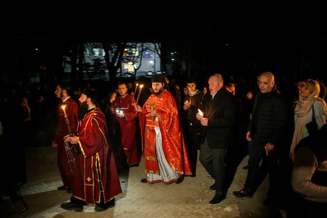 საქართველოს პრეზიდენტი სააღდგომო ლიტურგიას დუშეთში, წმინდა ნიკოლოზის ეკლესიაში დაესწრო