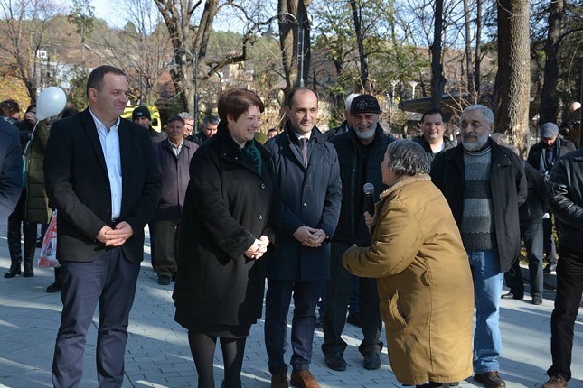 დუშეთში ცენტრალური პარკის რეაბილიტაცია დასრულდა