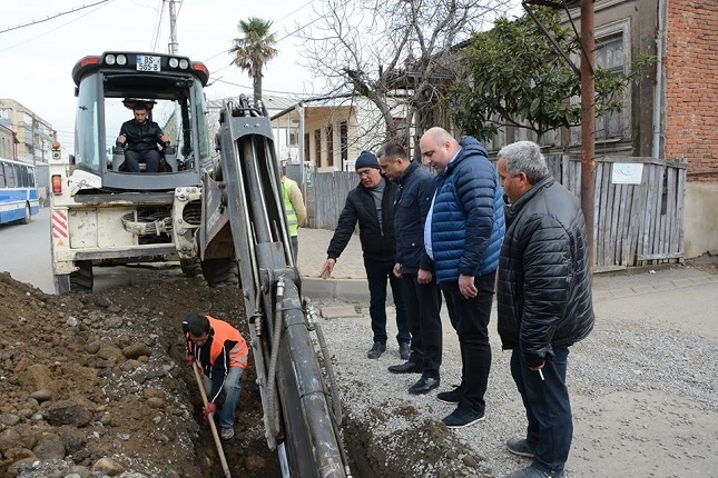 ქუთაისში ასათიანის ქუჩაზე მიმდინარე სამუშაოები შავლეგო ტაბატაძემ დაათვალიერა