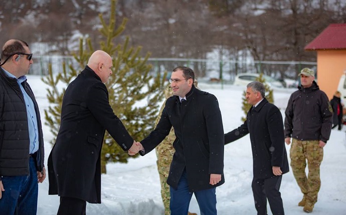 შინაგან საქმეთა მინისტრის მოადგილემ სტრატეგიული მილსადენების დაცვის დეპარტამენტის თანამშრომლებს სერტიფიკატები გადასცა