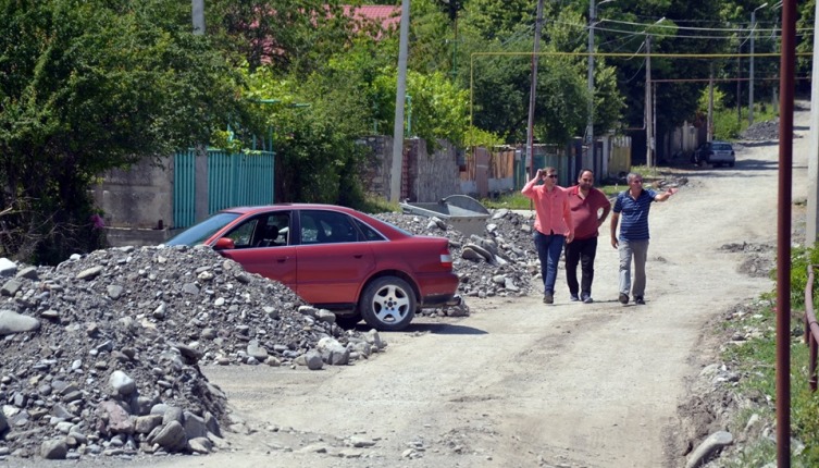 სოფელ ანანურში მიმდინარე სამუშაოები მერის მოადგილემ მოინახულა