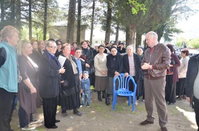 ლანჩხუთის გამგებელი შუხუთის მოსახლეობას შეხვდა